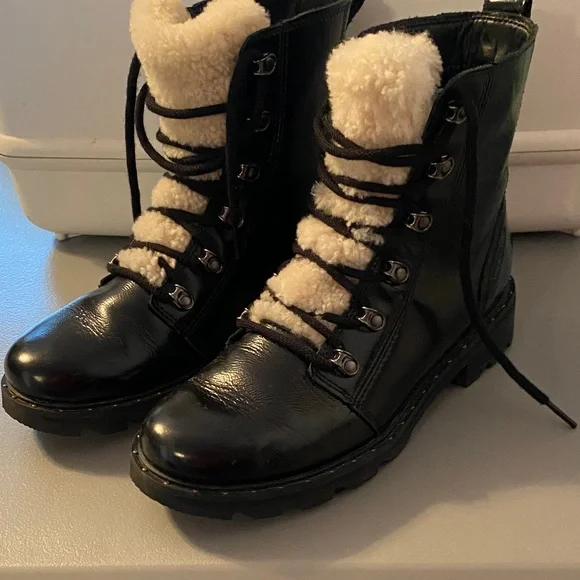 Sorel Black Leather Combat Boots with Cream Lining - Picture 1 of 5